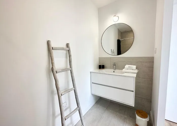 Appartement Les Arenes - Lumineux - Centre-ville